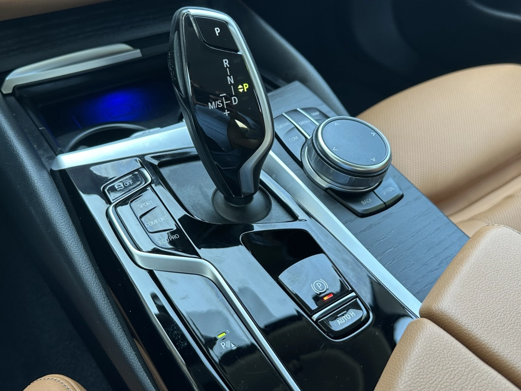 BMW 520 d Touring Aut. / Harman-Kardon / AHK 
