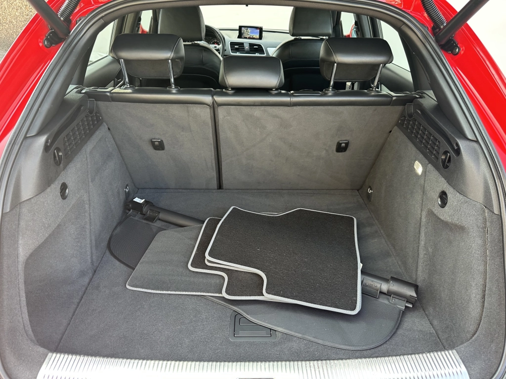 Audi Q3  2.0 TFSI quattro S tronic  S-line 