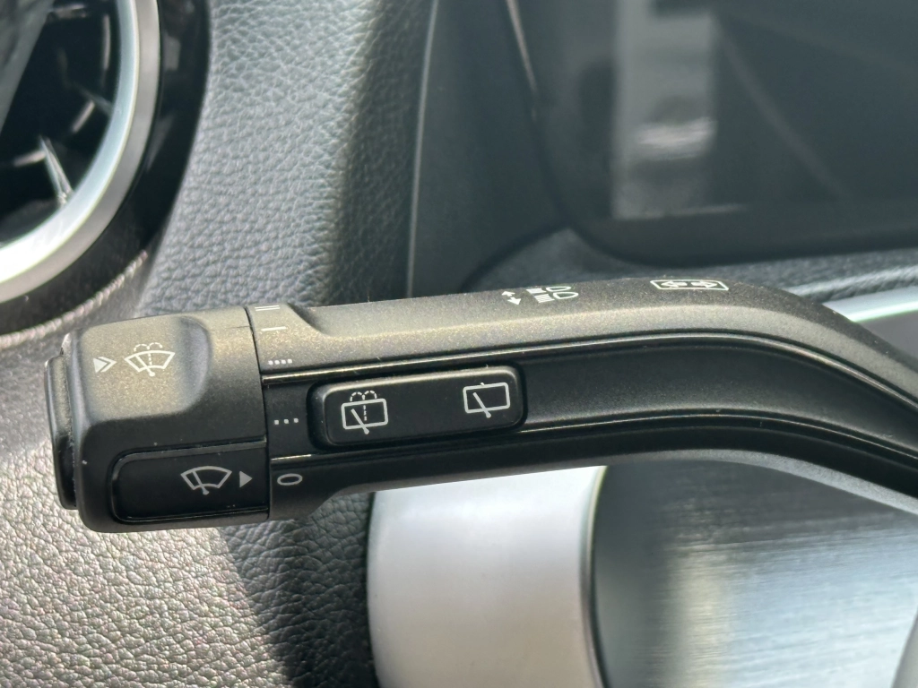Mercedes-Benz GLB 200 d 8G-DCT Progressive / LED / DAB