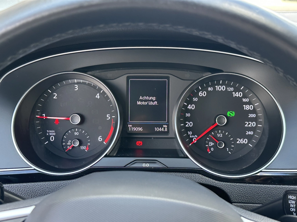 VW Passat Variant 2.0 TDI SCR DSG Business/ RFK AHK