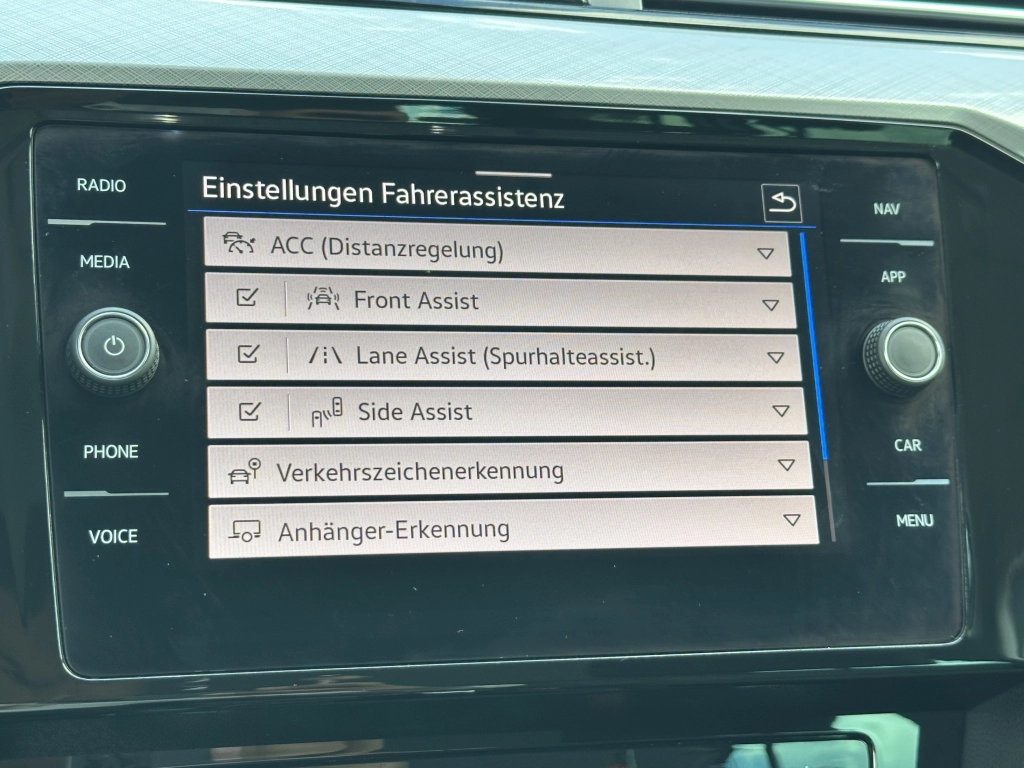 VW Passat Variant 2.0 TDI SCR DSG Business/ RFK AHK
