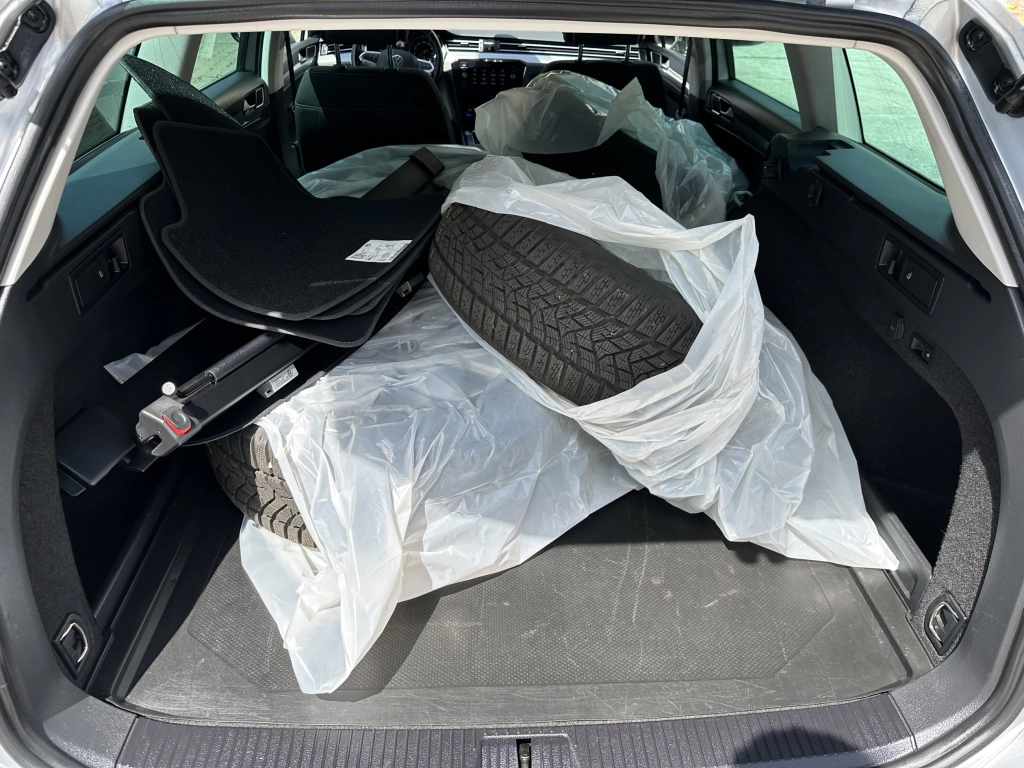 VW Passat Variant 2.0 TDI SCR DSG Business/ RFK AHK