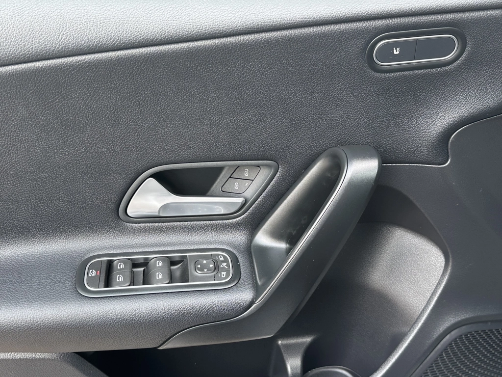 Mercedes-Benz A 200 7G-DCT Style RÜCKFAHRK. / WENIG KM