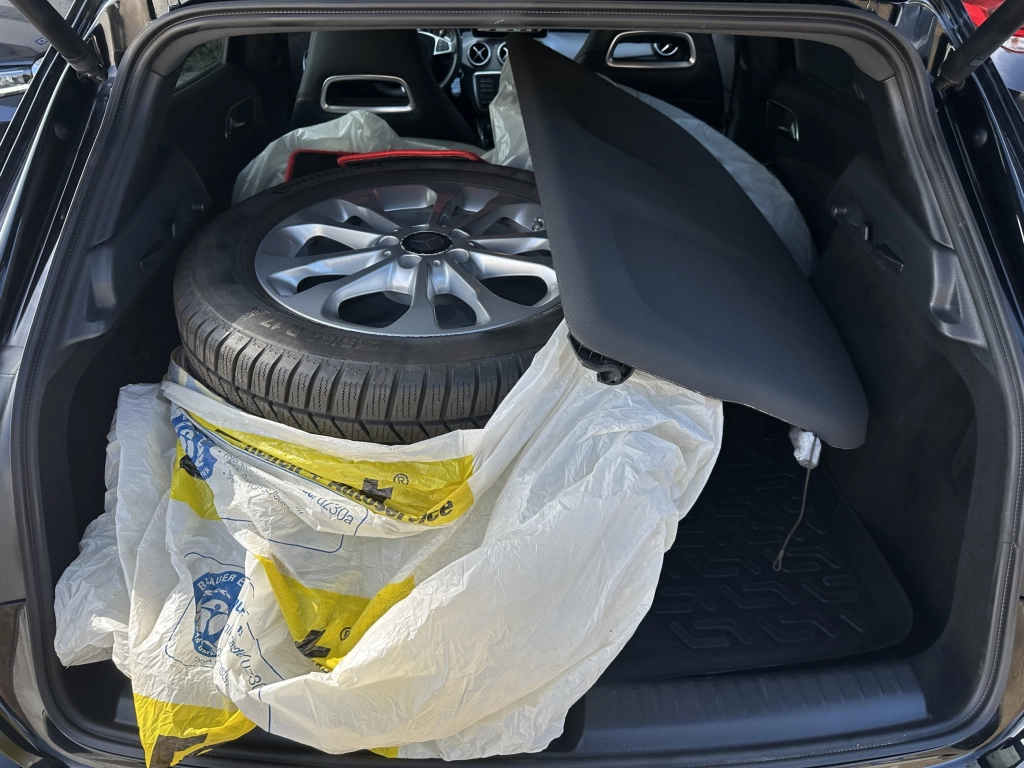 Mercedes-Benz GLA 220 d 4Matic 7G-DCT AMG Line /Bi-Xenon/NAVI