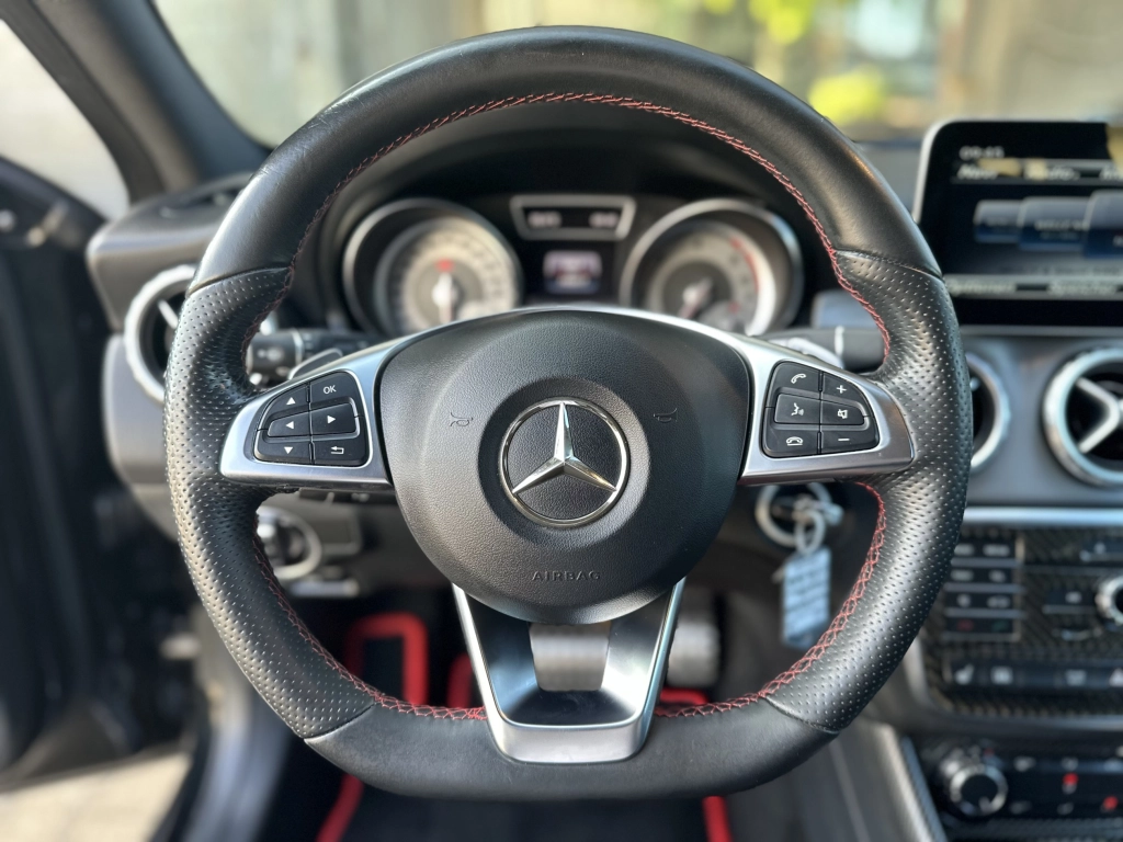 Mercedes-Benz GLA 220 d 4Matic 7G-DCT AMG Line /Bi-Xenon/NAVI