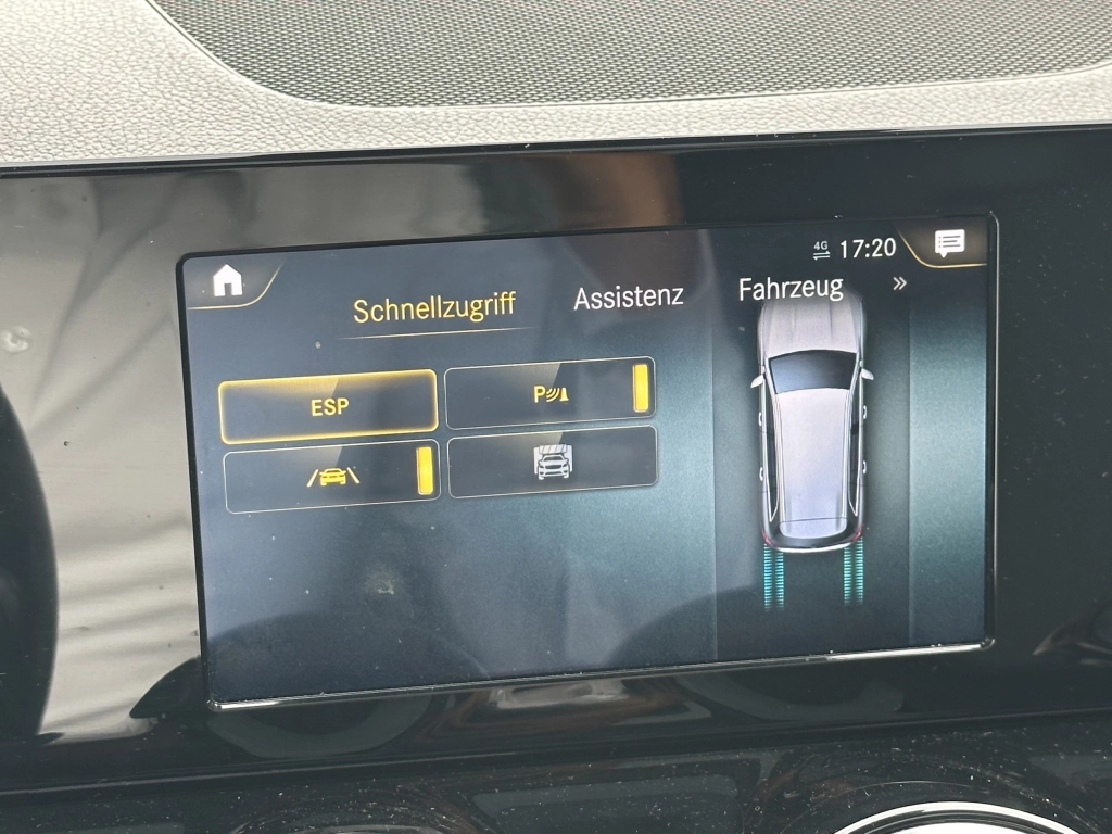 Mercedes-Benz GLB 180 d 8G-DCT Progressive / PANO / AHK
