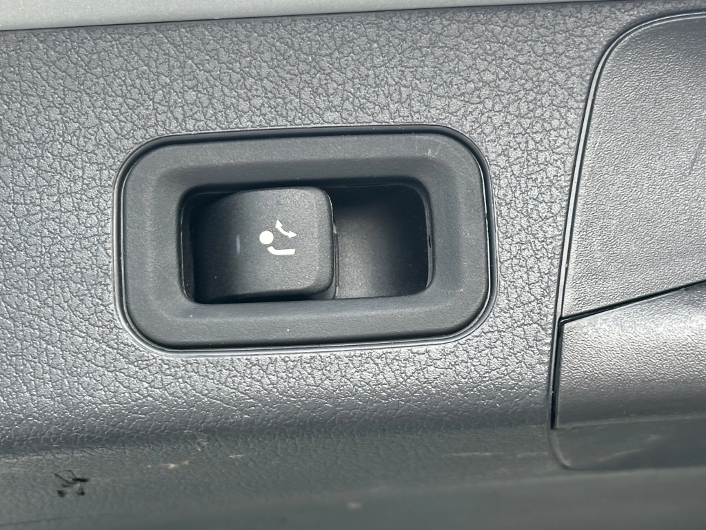 Mercedes-Benz GLB 180 d 8G-DCT Progressive / PANO / AHK
