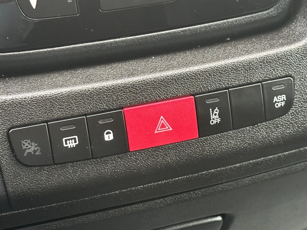 Peugeot Boxer 330 L2H1 Premium BlueHDi 140 Stop&Start