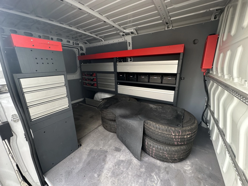 Peugeot Boxer 330 L2H1 Premium BlueHDi 140 Stop&Start