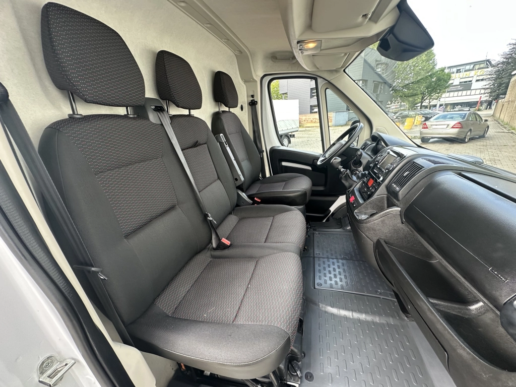 Peugeot Boxer 330 L2H1 Premium BlueHDi 140 Stop&Start