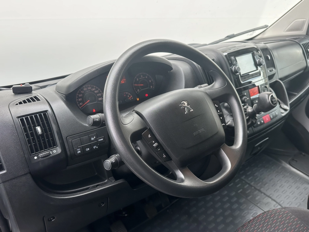 Peugeot Boxer 330 L2H1 Premium BlueHDi 140 Stop&Start