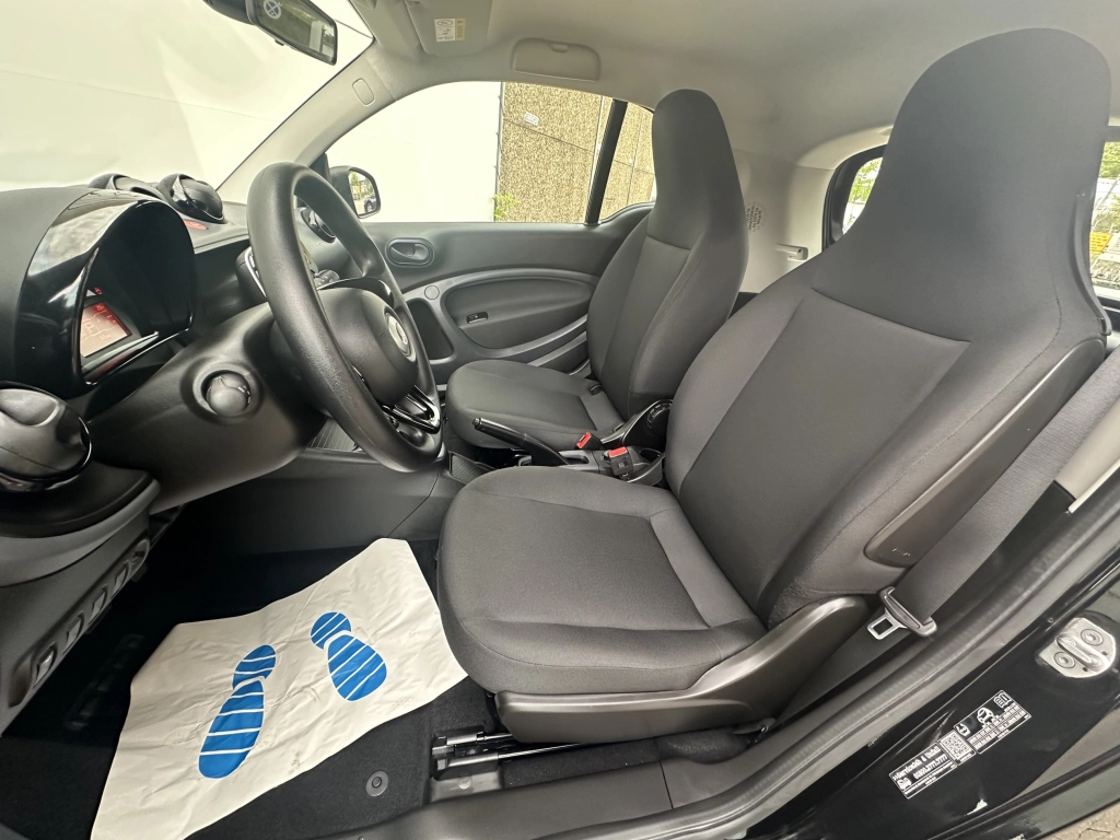 Smart ForTwo fortwo coupe EQ / TÜV NEU
