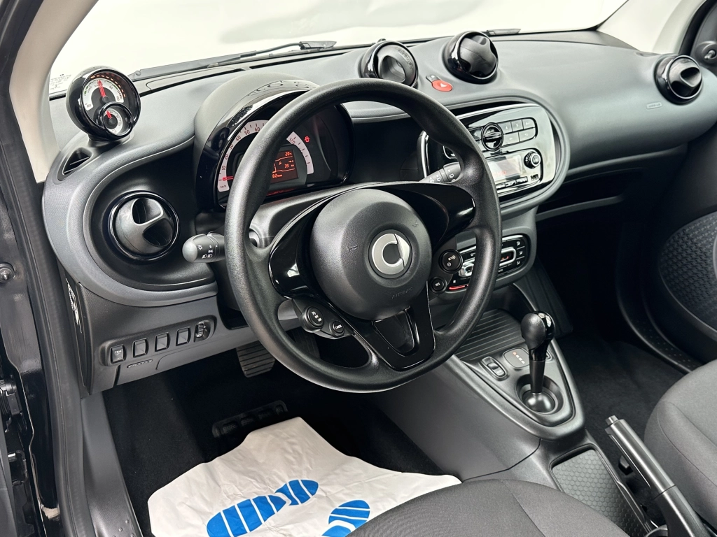 Smart ForTwo fortwo coupe EQ / TÜV NEU
