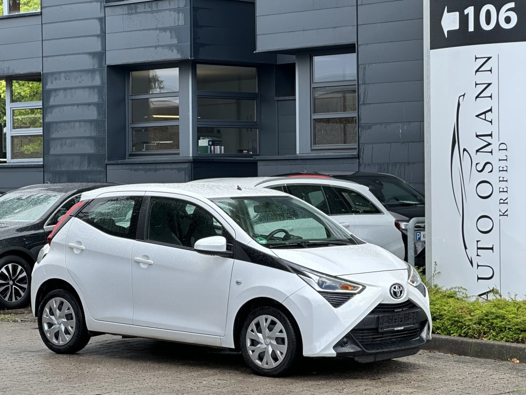 Toyota AYGO x-play / Rückfahrkamera
