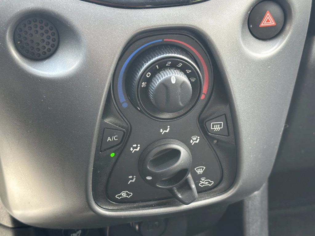 Toyota AYGO x-play / Rückfahrkamera

