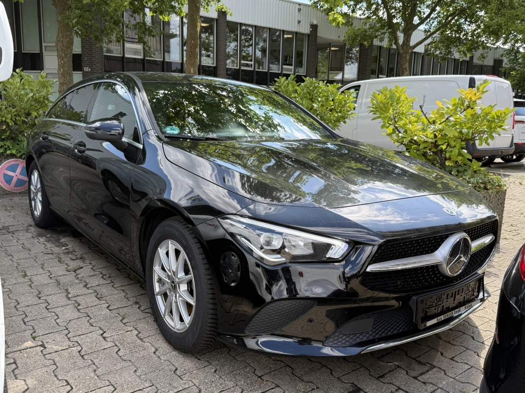 Mercedes-Benz CLA 200 Shooting Brake d 8G-DCT Progressive