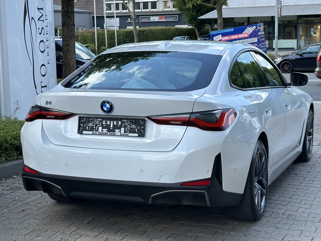 BMW i4 35 eDrive Gran Coupe | Live Cockpit Prof.
