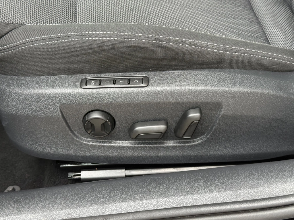 Skoda Superb Combi 2.0 TDI Style | Crystal Lighting