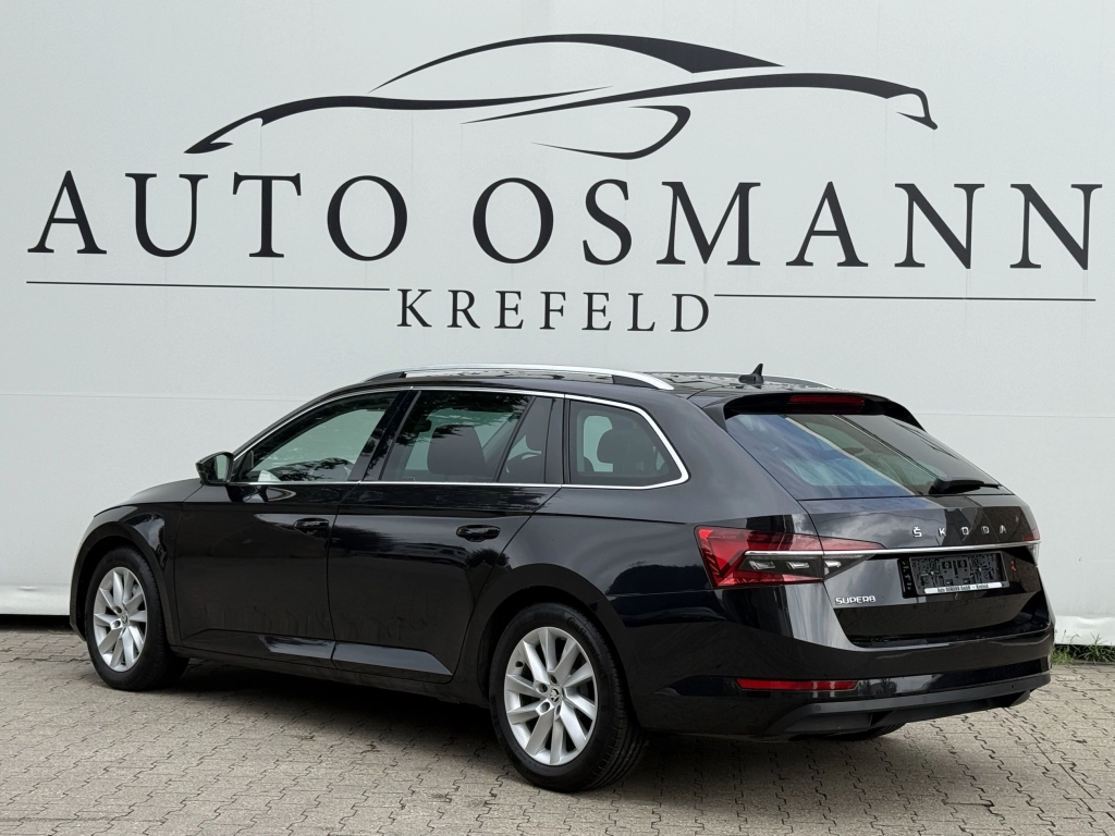 Skoda Superb Combi 2.0 TDI Style | Crystal Lighting