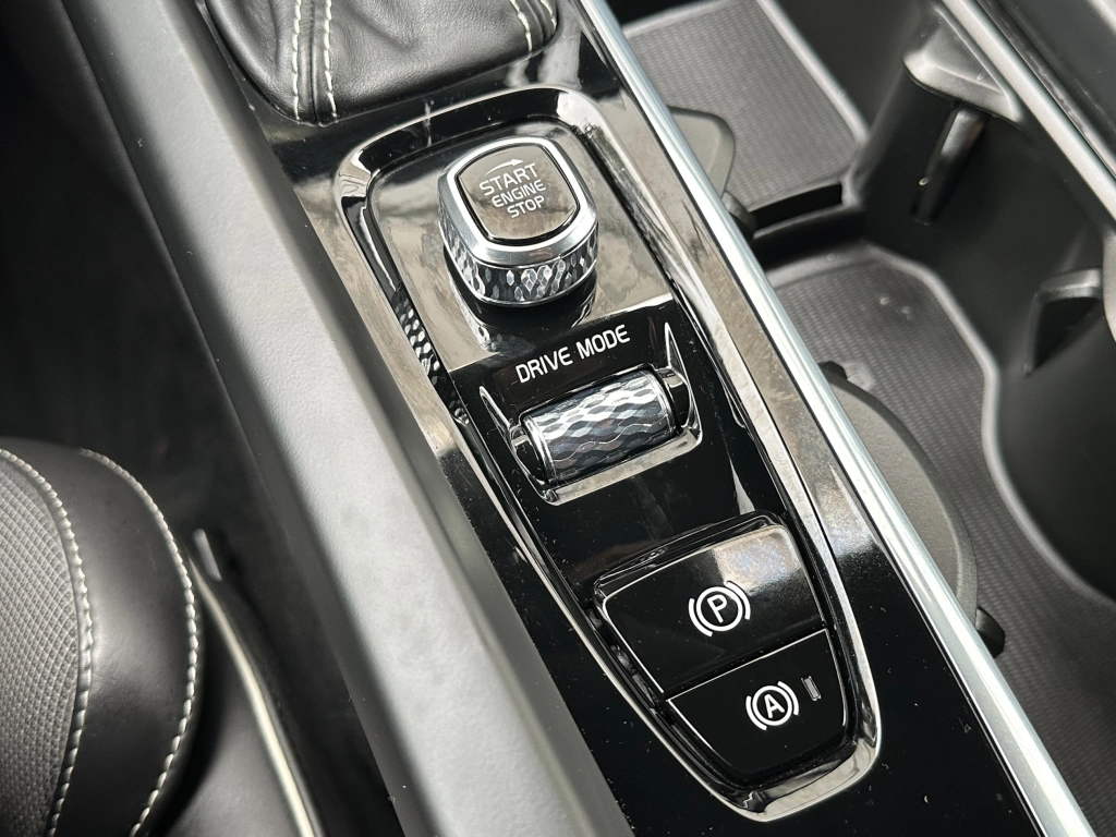 Volvo XC60 R Design D4 Geartronic 2WD | ACC | LED