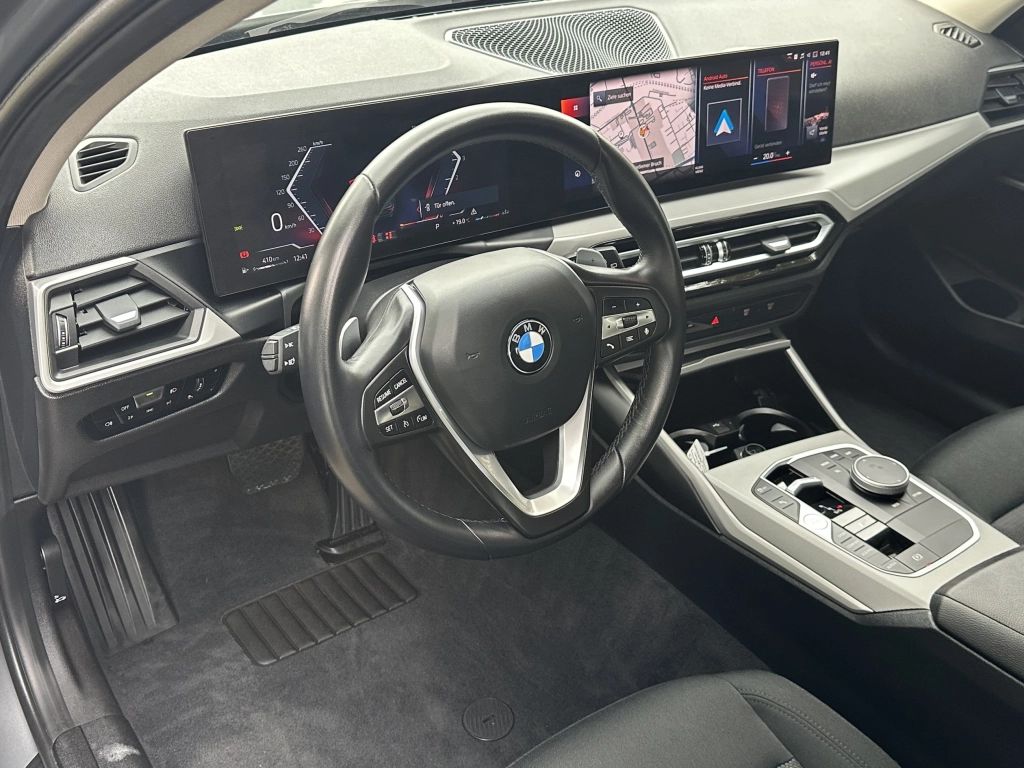 BMW 318 d Touring Aut. / Widescreen / LED 
