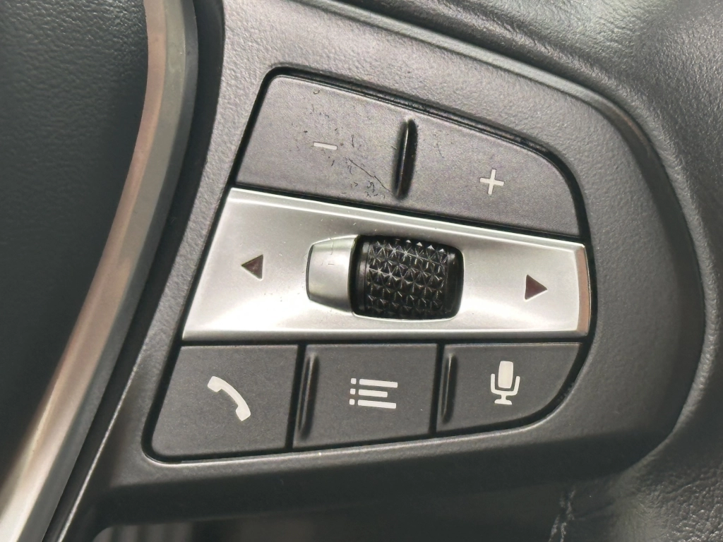 BMW 318 d Touring Aut. / Widescreen / LED 
