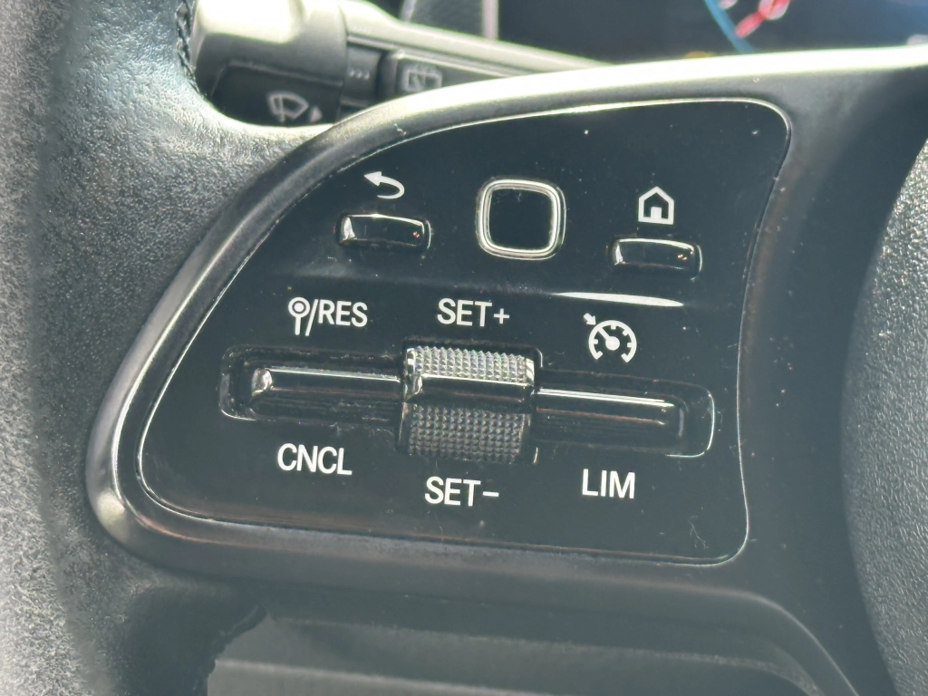 Mercedes-Benz GLB 200 d 4Matic 8G-DCT Style |Standheizung |LED