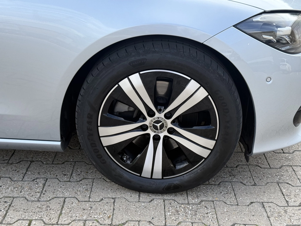 Mercedes-Benz C 200 dT AVANTGARDE DISTRONIC / ANHÄNGER / ...