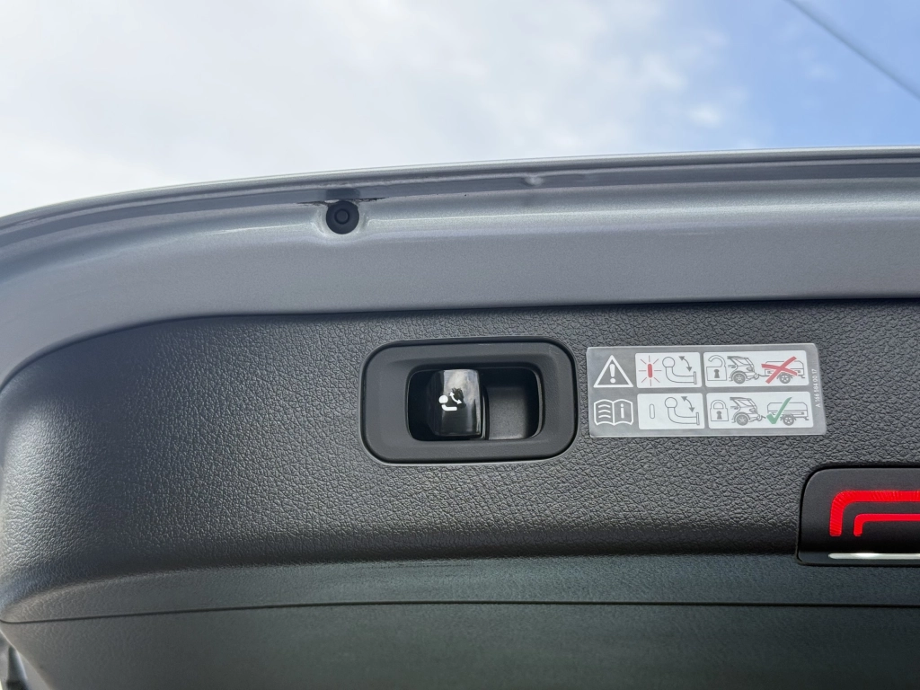 Mercedes-Benz C 200 dT AVANTGARDE DISTRONIC / ANHÄNGER / ...