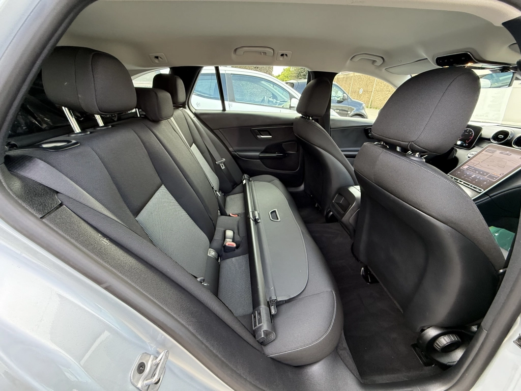 Mercedes-Benz C 200 dT AVANTGARDE DISTRONIC / ANHÄNGER / ...