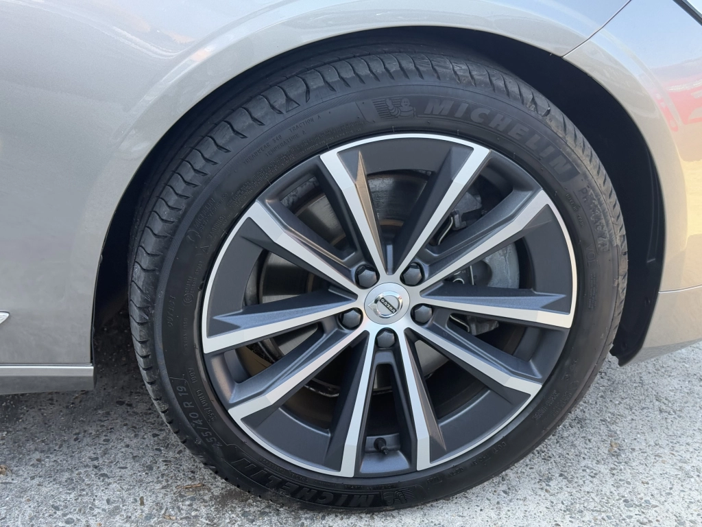 Volvo V90 T6 Recharge AWD Geartronic Inscr/UPE:90.415€