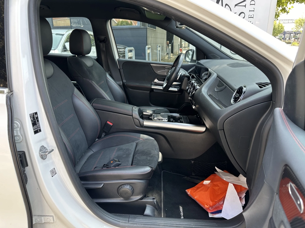 Mercedes-Benz B 200 7G-DCT AMG-LINE / VIRTUAL COCKPIT /...