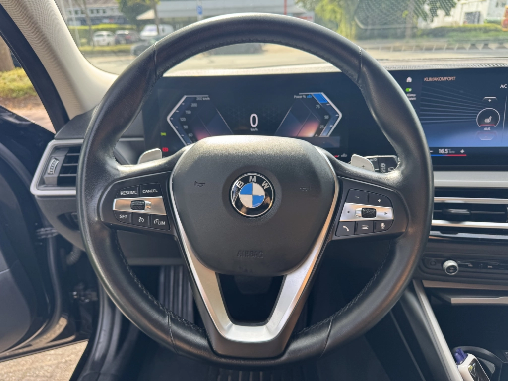 BMW 320 d Touring xDrive Aut. / Curved Display 