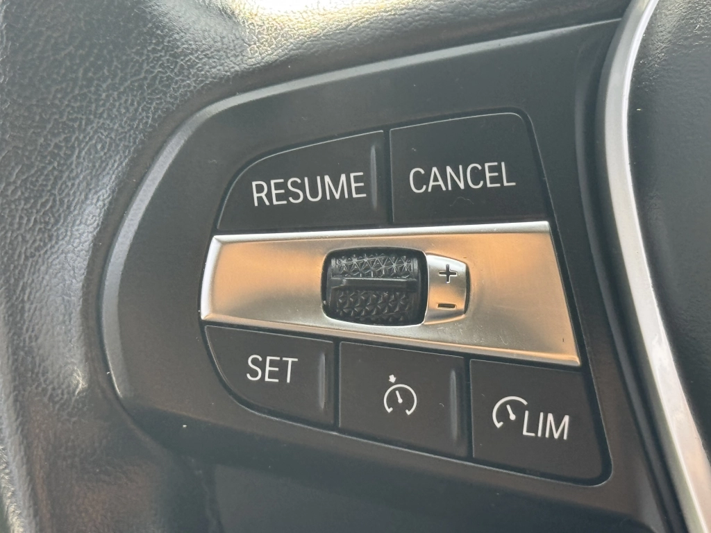 BMW 320 d Touring xDrive Aut. / Curved Display 