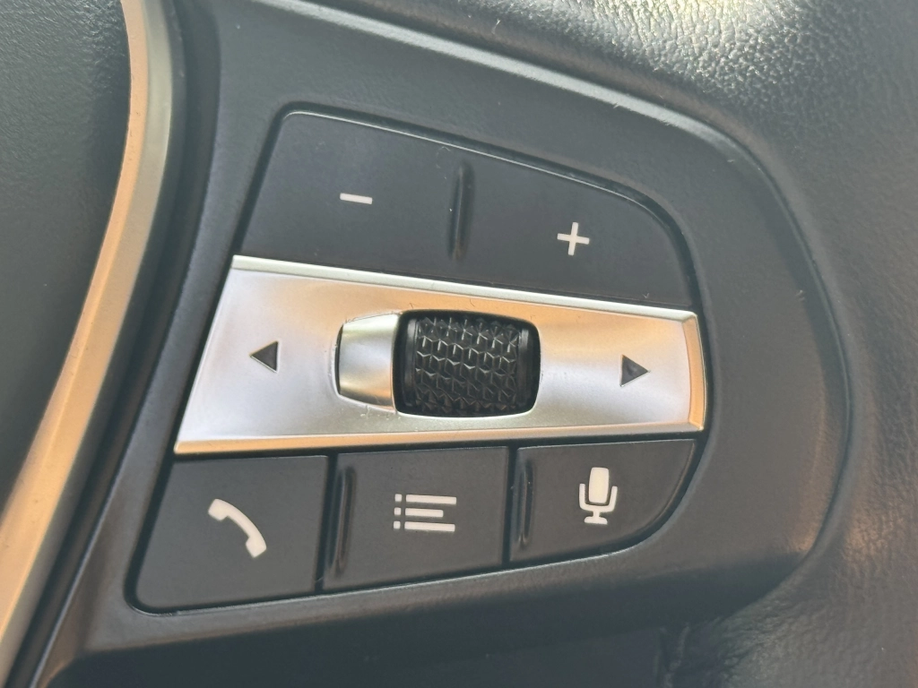 BMW 320 d Touring xDrive Aut. / Curved Display 
