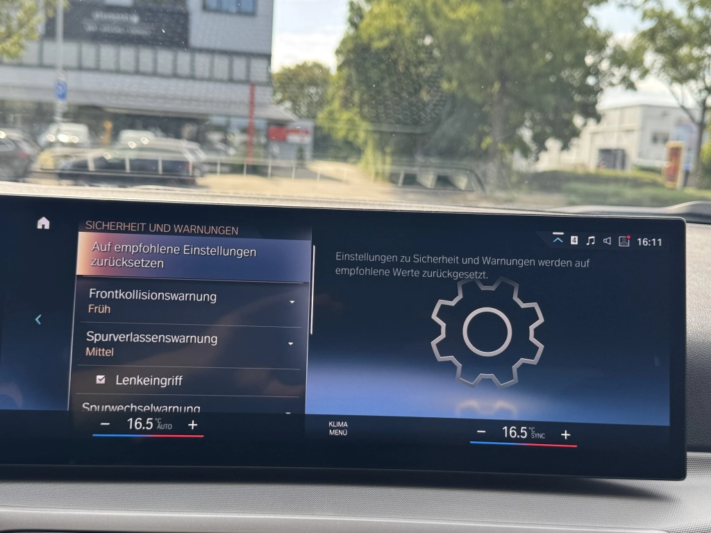 BMW 320 d Touring xDrive Aut. / Curved Display 