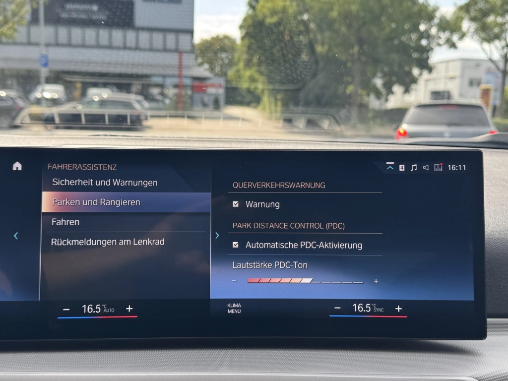 BMW 320 d Touring xDrive Aut. / Curved Display 