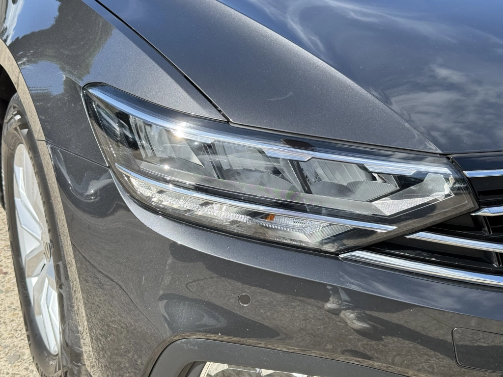 VW Passat Variant 2.0 TDI SCR DSG Business / ACC