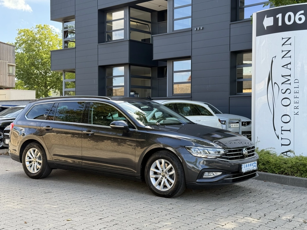 VW Passat Variant 2.0 TDI SCR DSG Business / ACC