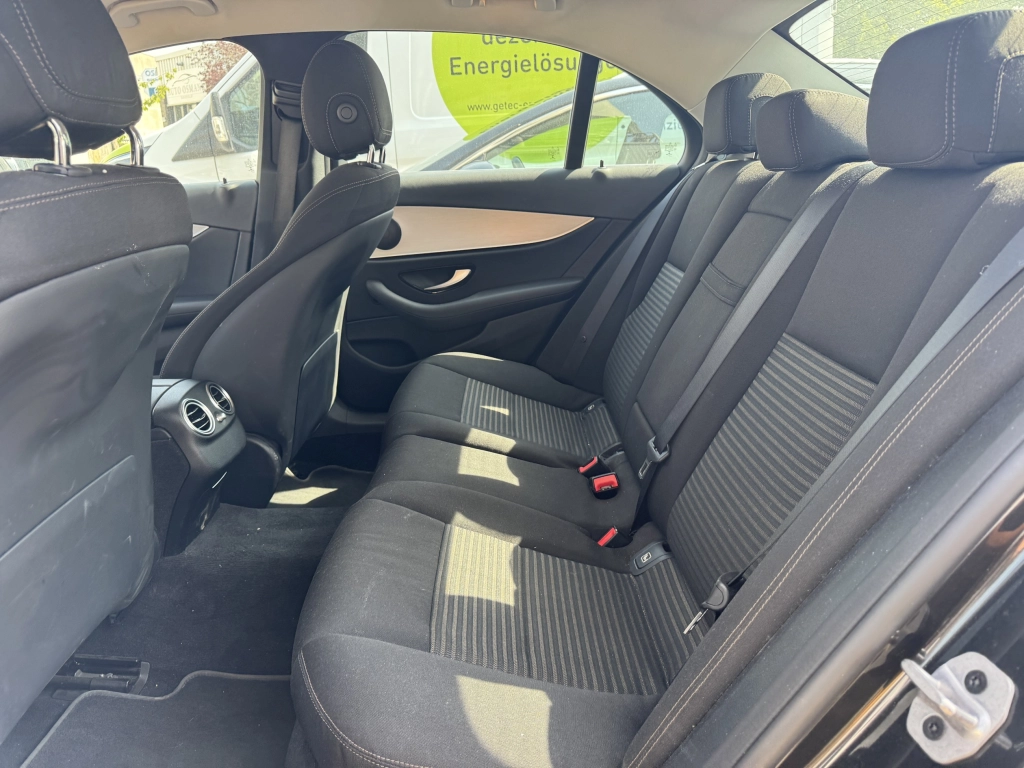 Mercedes-Benz E 300 e 9G-TRONIC / Widescreen Cockpit / TOTW.