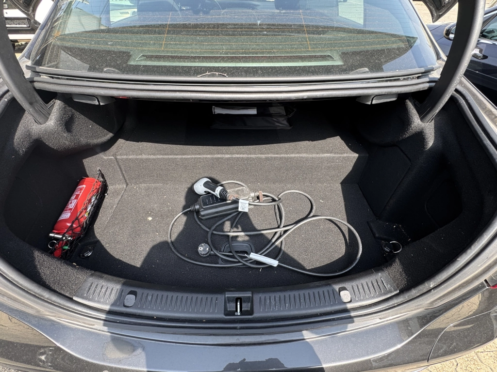 Mercedes-Benz E 300 e 9G-TRONIC / Widescreen Cockpit / TOTW.
