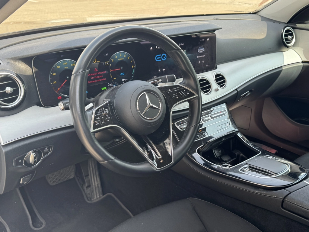 Mercedes-Benz E 300 e 9G-TRONIC / Widescreen Cockpit / TOTW.