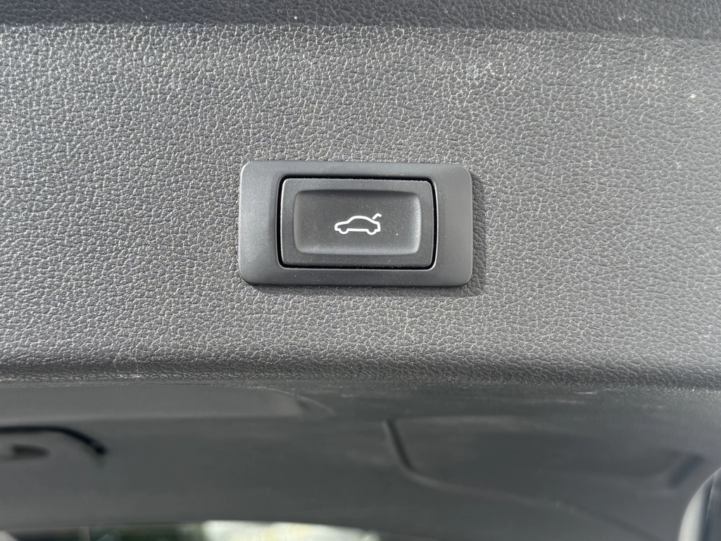 Audi A4 Avant 2.0 TDI DPF clean Sport Edition Plus