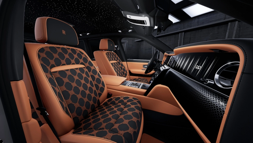 Rolls-Royce Cullinan BLACK BADGE | 2025 | 4 Seats | Gucci | Mandarin