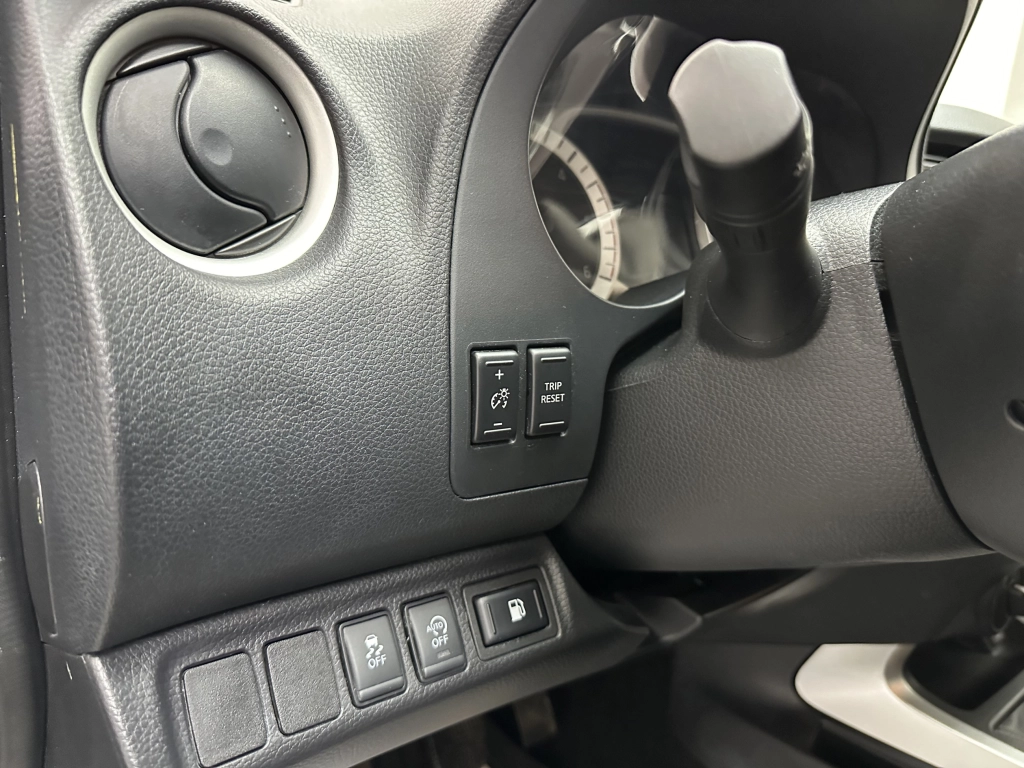 Nissan Navara N-Connecta King Cab 4x4 "NAVI-SITZH-CAM"