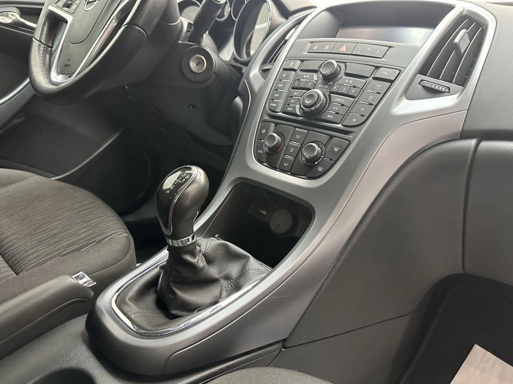 Opel Astra Selection "NAVI-MULTI-PDC-KLIMA-TEMPO"