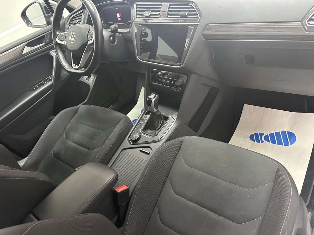 VW Tiguan Allspace Elegance 4Motion"7 SITZER-NAVI"