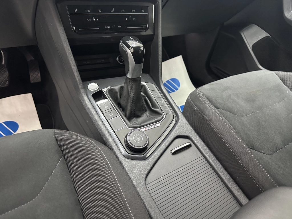 VW Tiguan Allspace Elegance 4Motion"7 SITZER-NAVI"