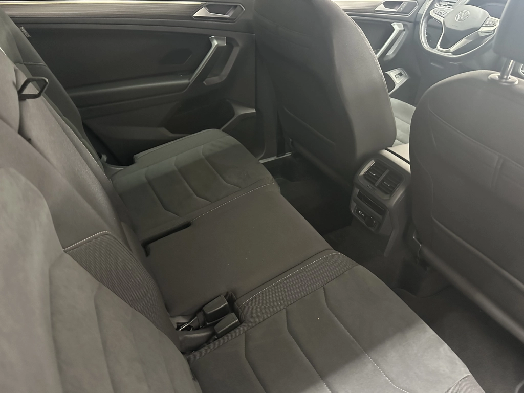 VW Tiguan Allspace Elegance 4Motion"7 SITZER-NAVI"