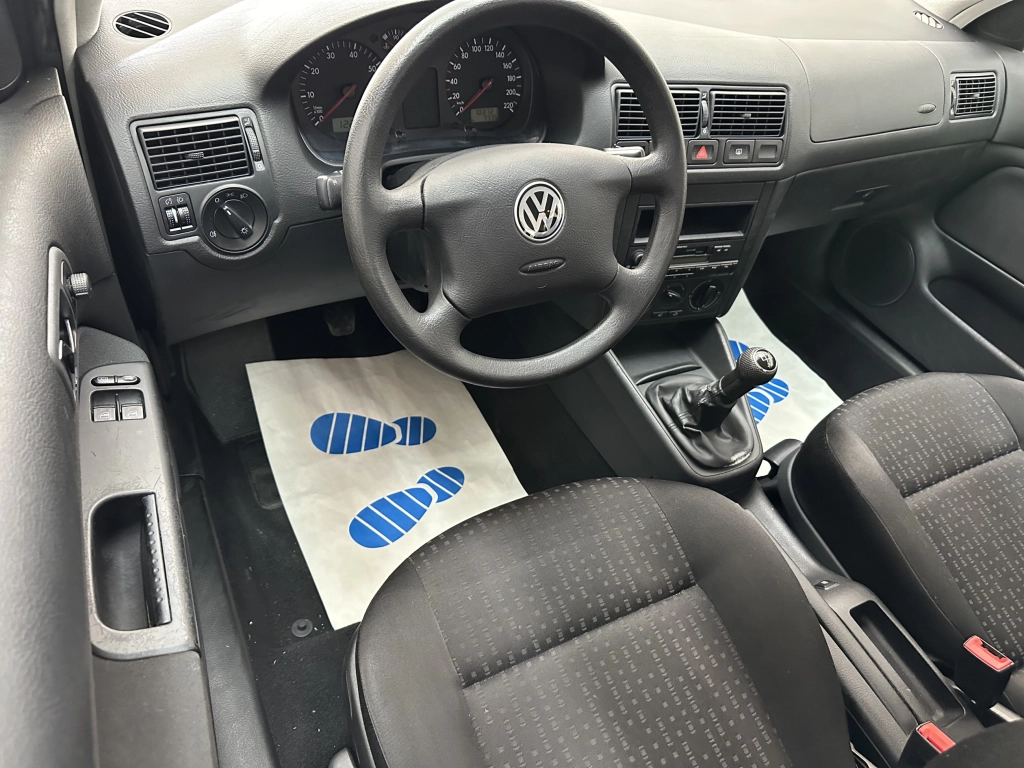 VW Golf Champ "KLIMA-TÜV NEU-RADIO"
